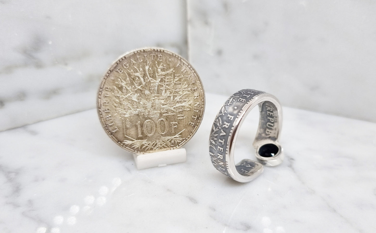 Bague pièce de monnaie 100 Francs "Panthéon" serti d'une spinelle en argent (coin ring)