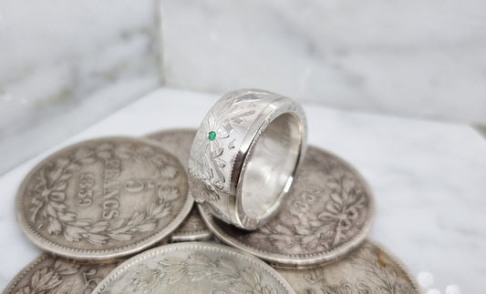 Bague pièce de monnaie 5 francs Louis Philippe en argent serti d'une émeraude (coin ring)