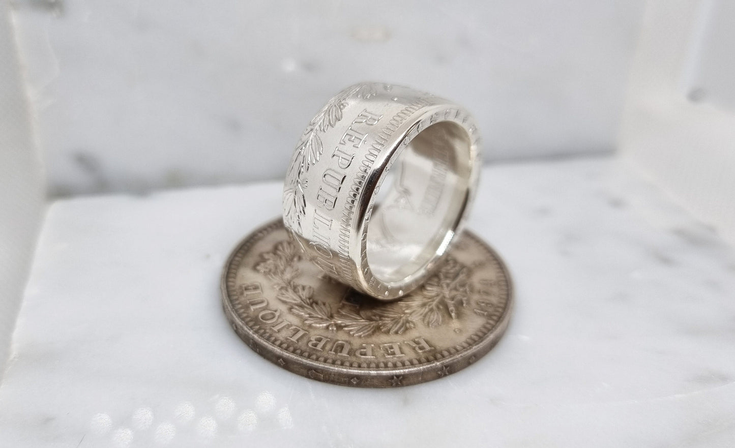 Bague pièce de monnaie 50 Francs Hercule en argent serti d'un saphir (coin ring)