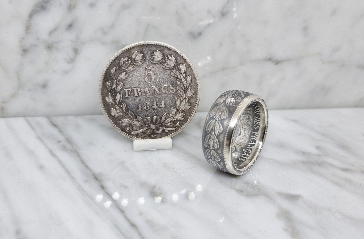 Bague pièce de monnaie 5 francs Louis Philippe en argent serti d''un saphir (coin ring)