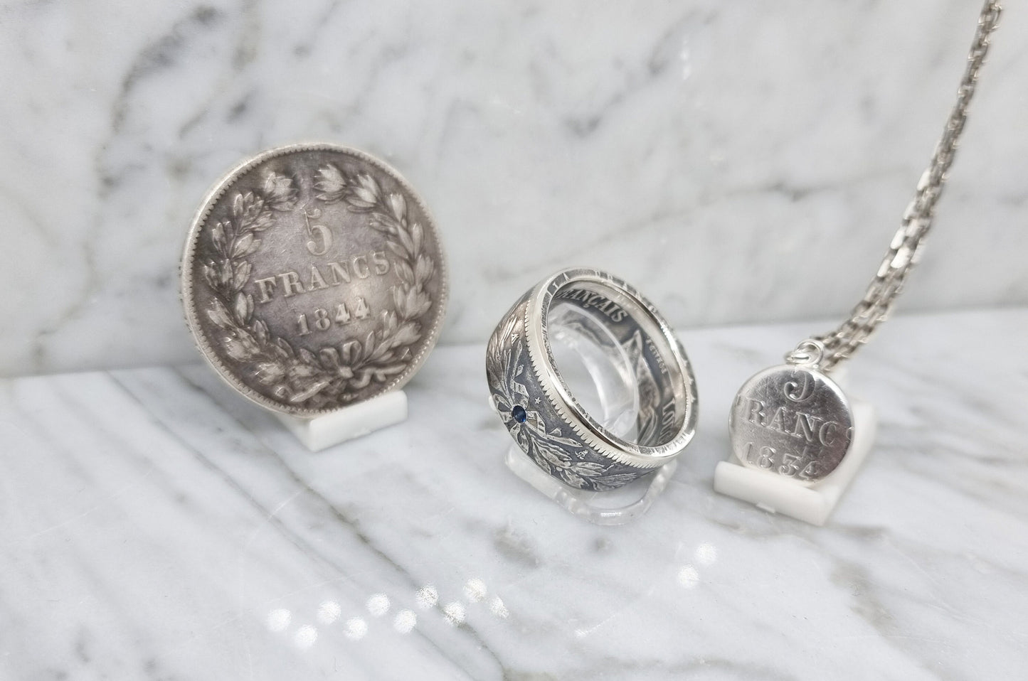 Bague pièce de monnaie 5 francs Louis Philippe en argent serti d''un saphir avec son pendentif (coin ring)