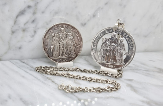 Pendentif pièce de monnaie 10 Francs Hercule en argent découpée à la main.