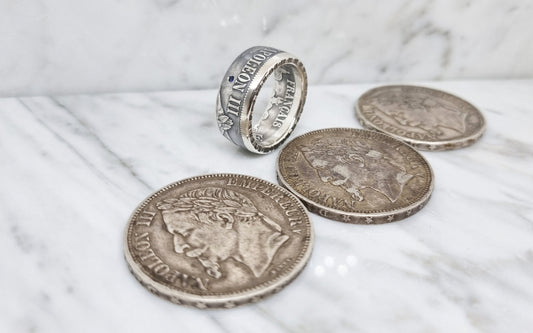 Bague pièce de monnaie 5 Francs Napoléon III visible en argent serti d'un saphir (coin ring)