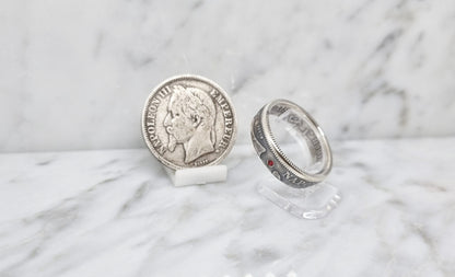 Bague pièce de monnaie 2 Francs Napoléon III visible en argent serti d'un rubis (coin ring)