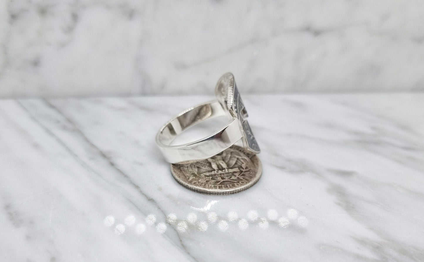 Bague pièce de monnaie 1/4 Dollar des Etats-Unis (casque de spartiate) cintrée en argent