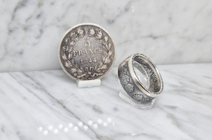 Bague pièce de monnaie 5 francs Louis Philippe en argent serti d''un saphir (coin ring)