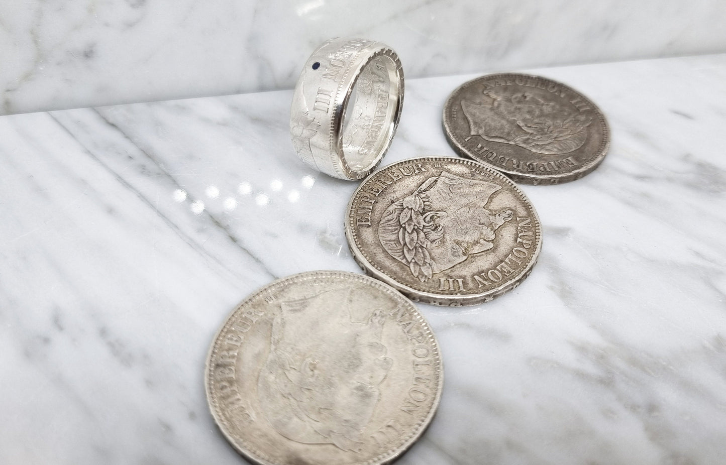 Bague pièce de monnaie 5 Francs Napoléon III visible en argent serti d'un saphir (coin ring)