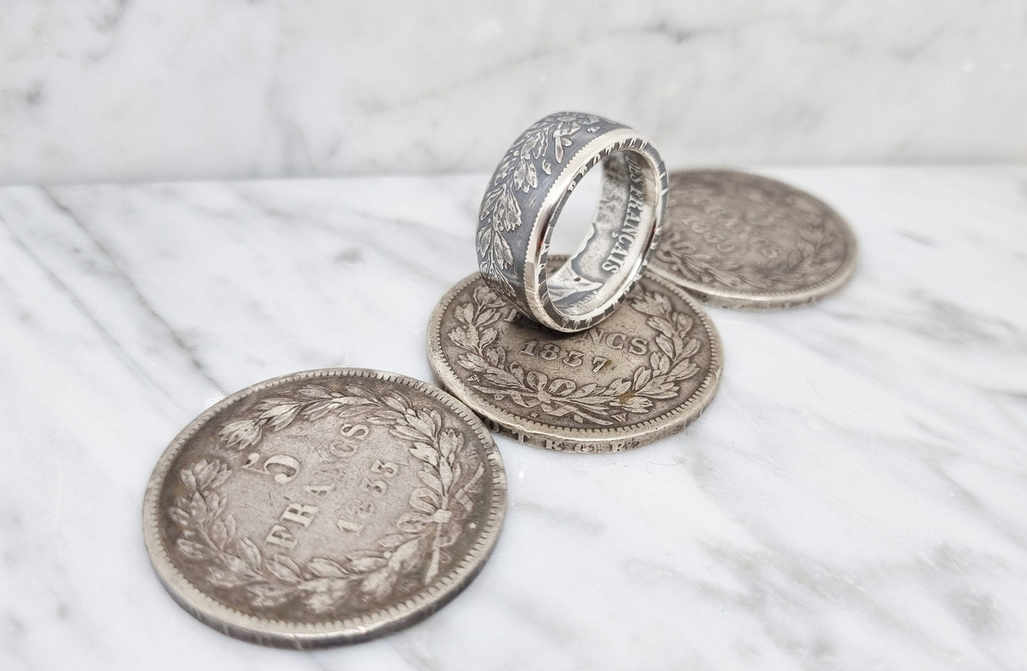 Bague pièce de monnaie 5 francs Louis Philippe en argent serti de deux rubis (coin ring)