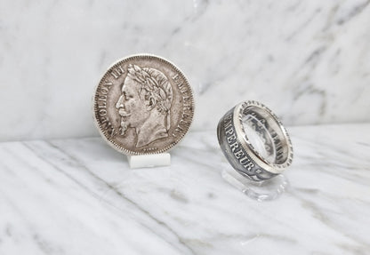 Bague pièce de monnaie 5 Francs Napoléon III visible en argent serti d'un saphir (coin ring)