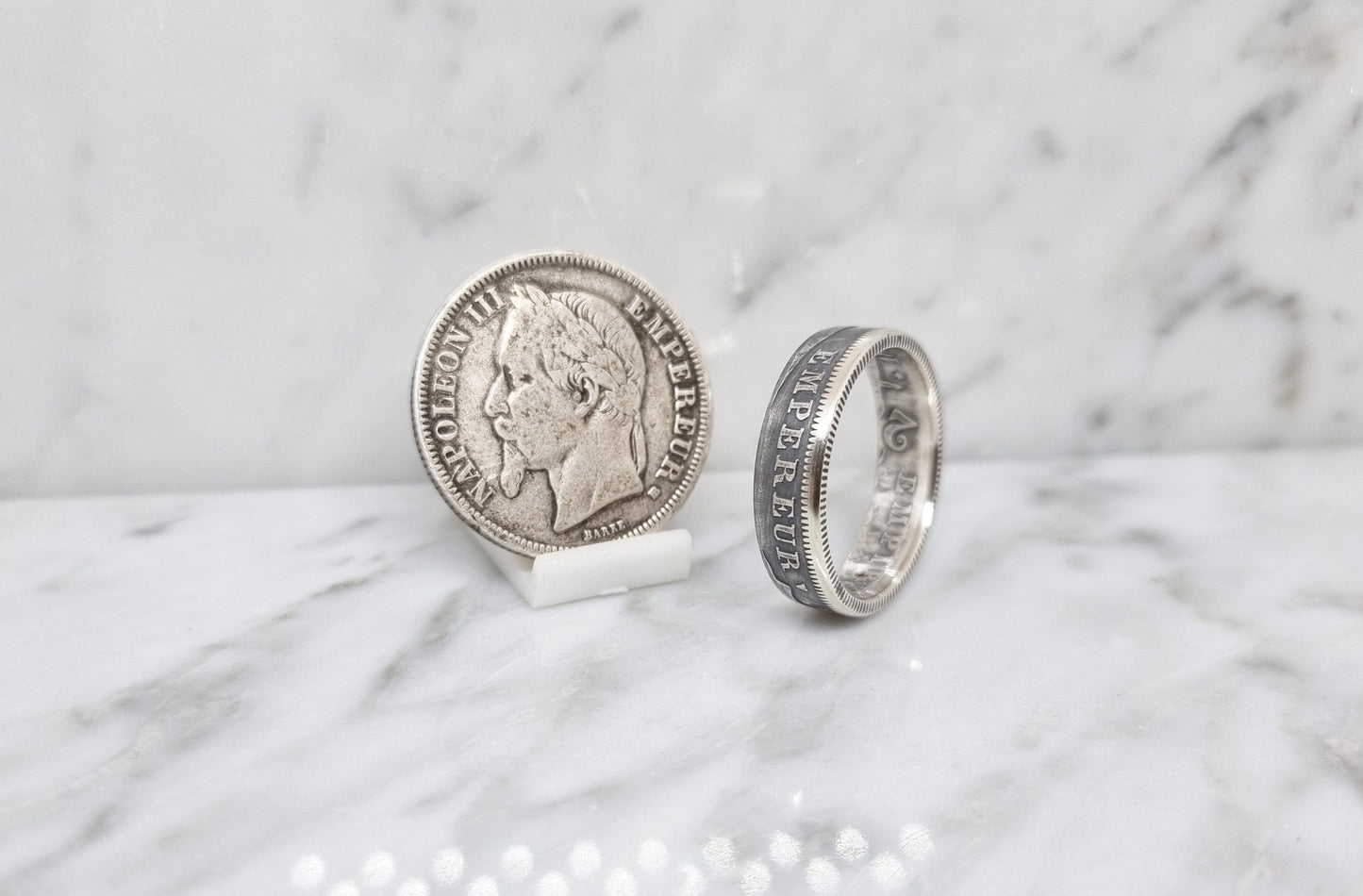 Bague pièce de monnaie 2 Francs Napoléon III visible en argent serti d'un rubis (coin ring)