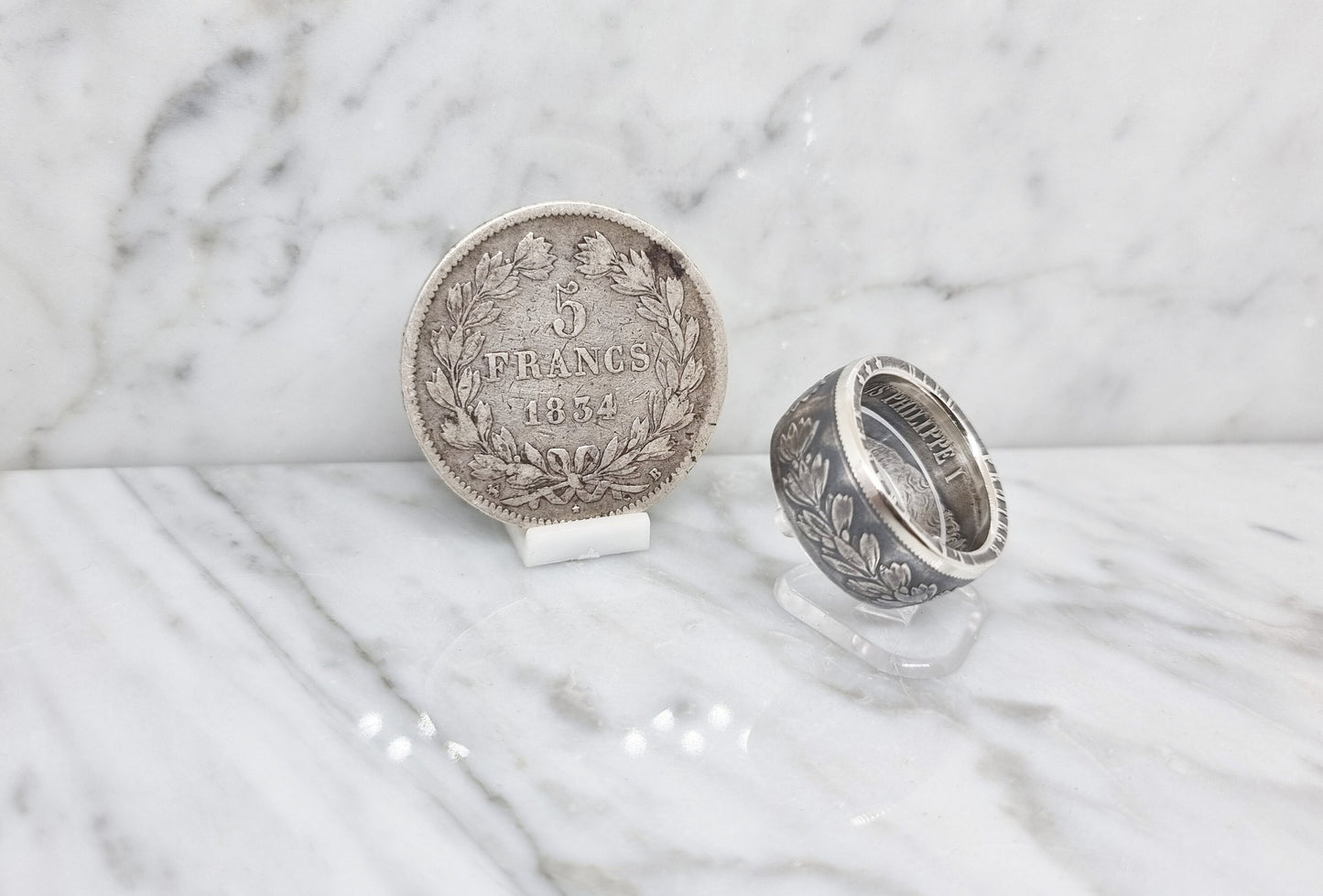 Bague pièce de monnaie 5 francs Louis Philippe en argent serti d'une émeraude (coin ring)