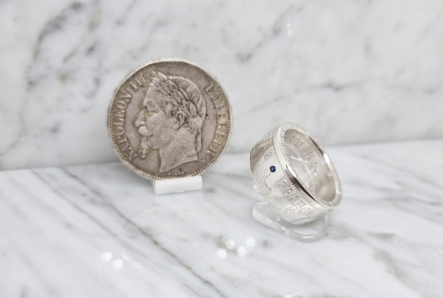 Bague pièce de monnaie 5 Francs Napoléon en argent serti d'un saphir (coin ring)