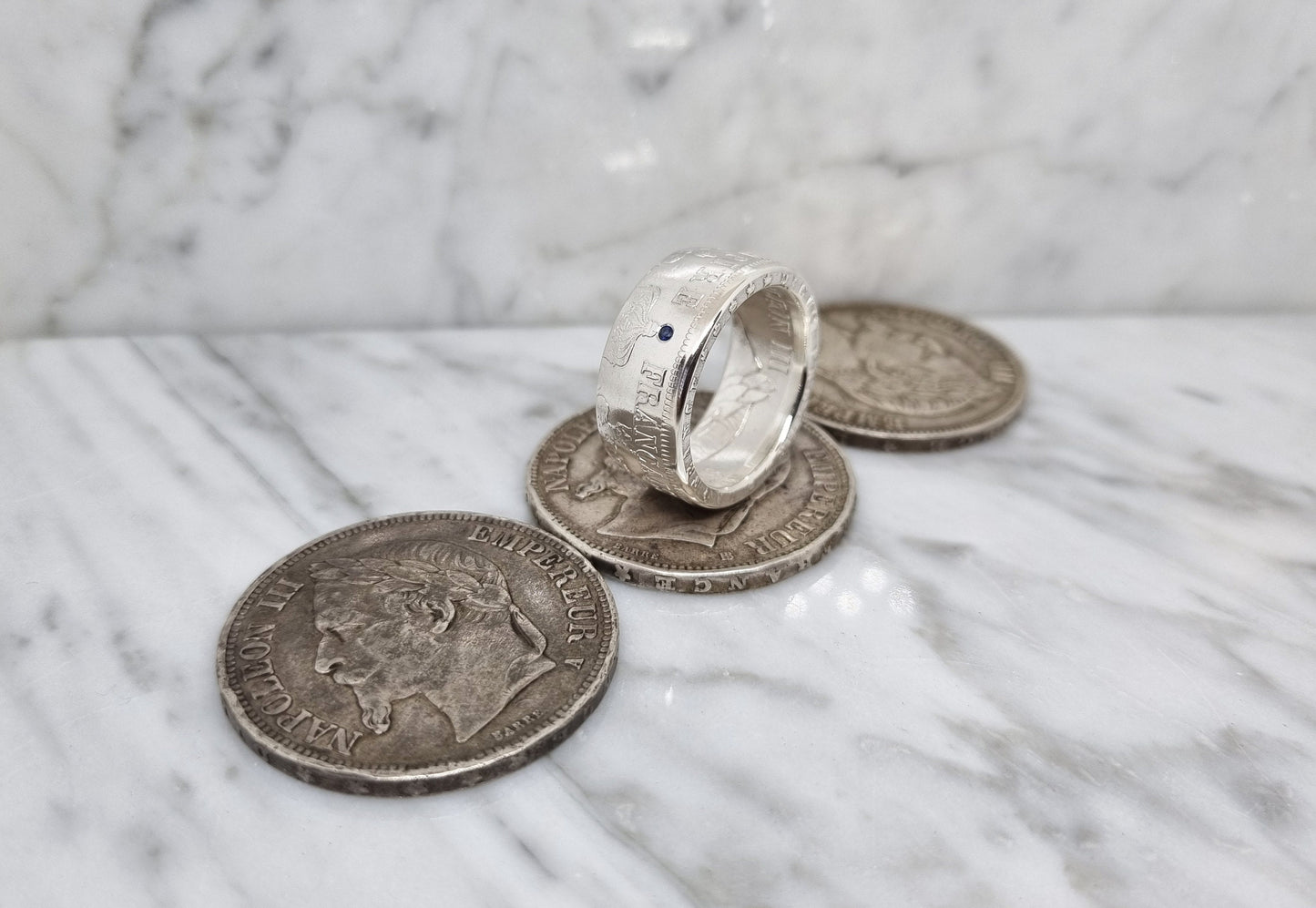 Bague pièce de monnaie 5 Francs Napoléon en argent serti d'un saphir (coin ring)