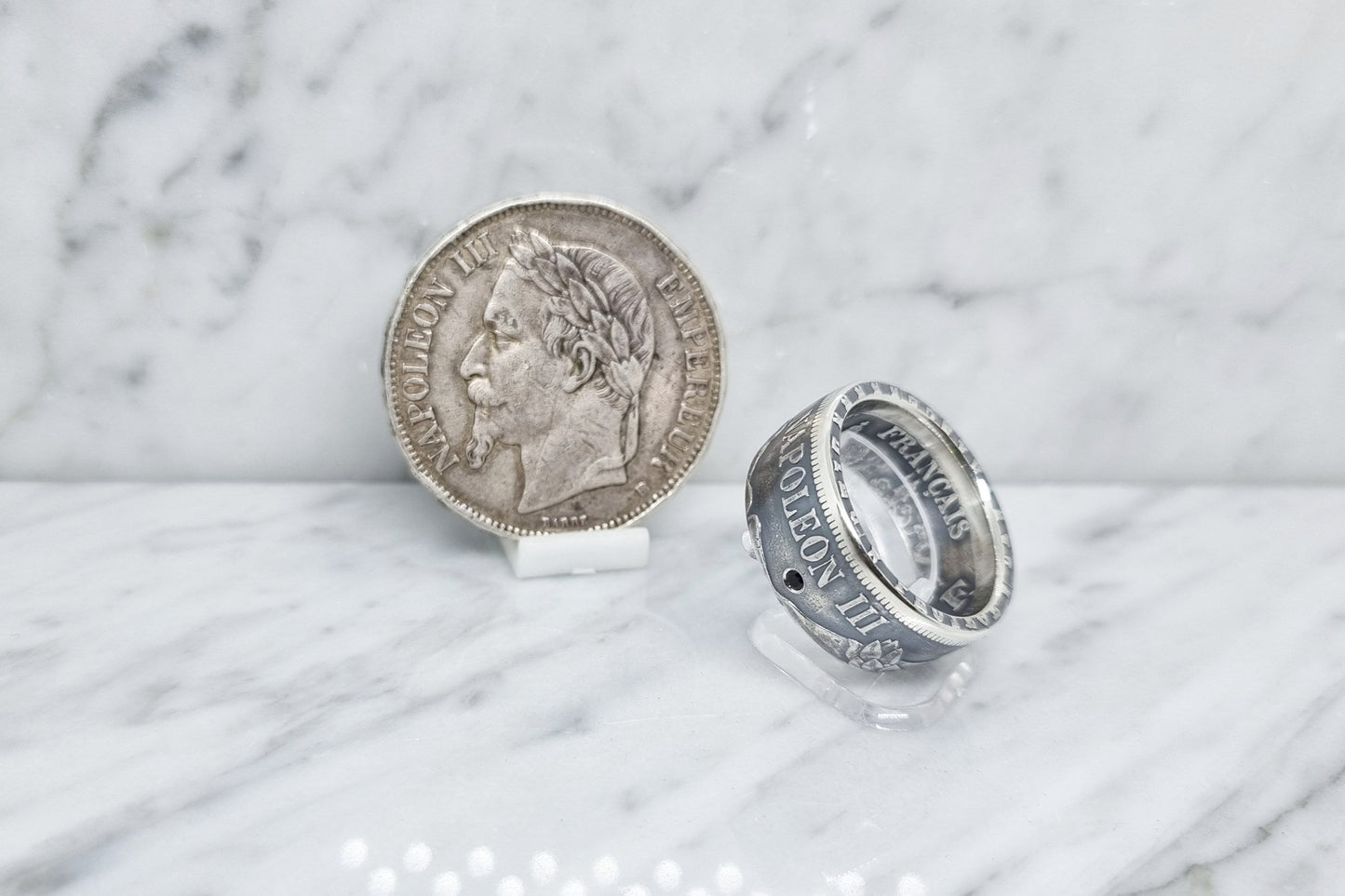 Bague pièce de monnaie 5 Francs Napoléon III visible en argent serti d'une spinelle (coin ring)