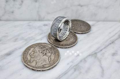 Bague pièce de monnaie 5 Francs Napoléon III visible en argent serti d'une spinelle (coin ring)