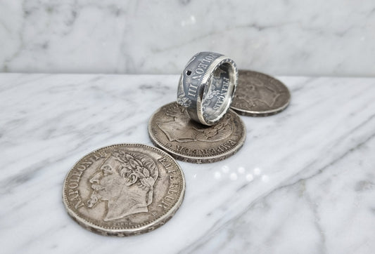 Bague pièce de monnaie 5 Francs Napoléon III visible en argent serti d'une spinelle (coin ring)