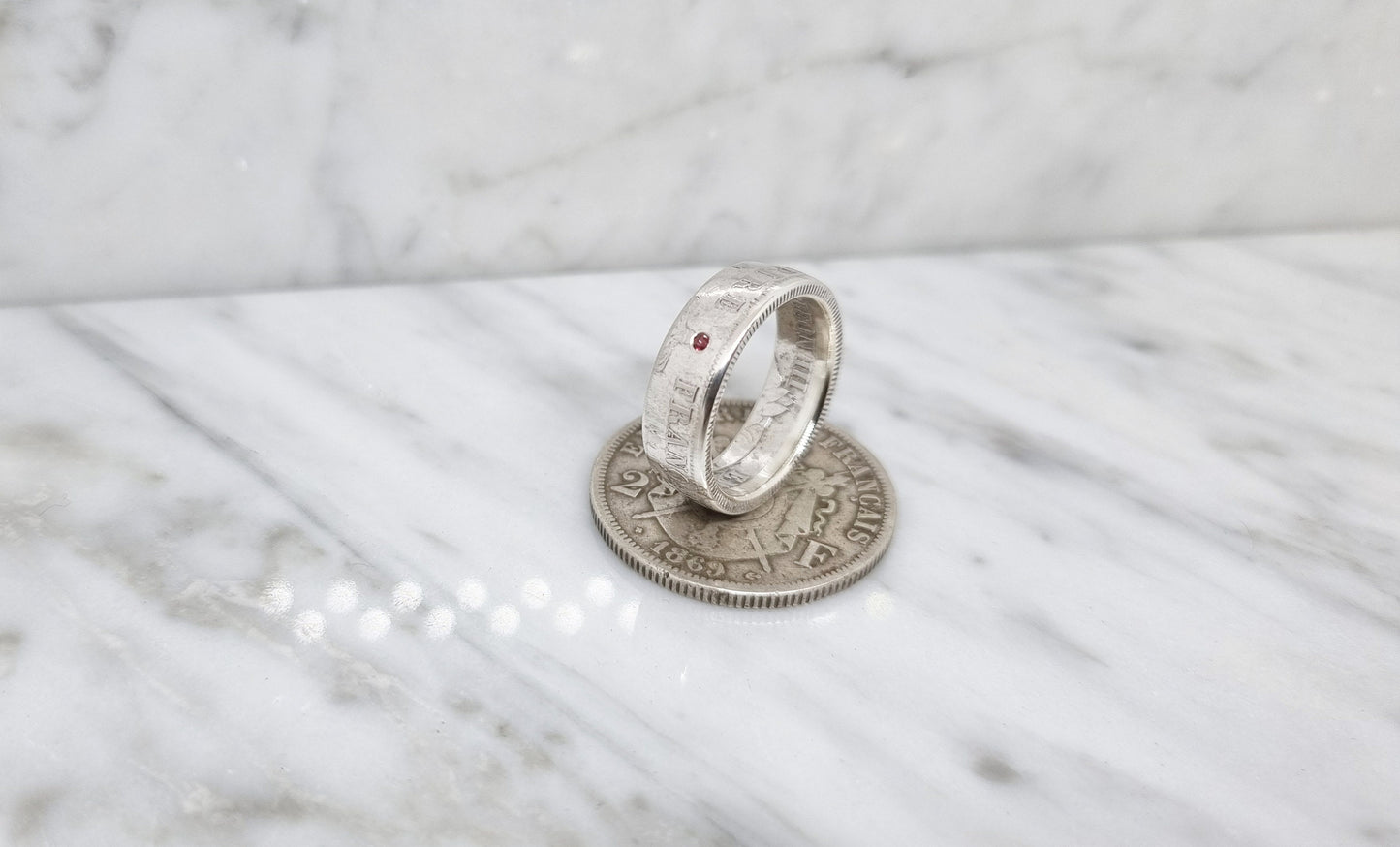 Bague pièce de monnaie 2 Francs Napoléon en argent serti d'un rubis (coin ring)