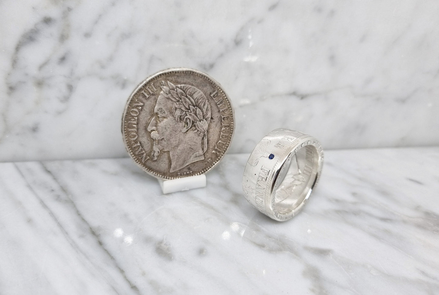 Bague pièce de monnaie 5 Francs Napoléon en argent serti d'un saphir (coin ring)