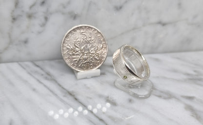 Bague pièce de monnaie 5 Francs Semeuse en argent serti d'un péridot (coin ring)