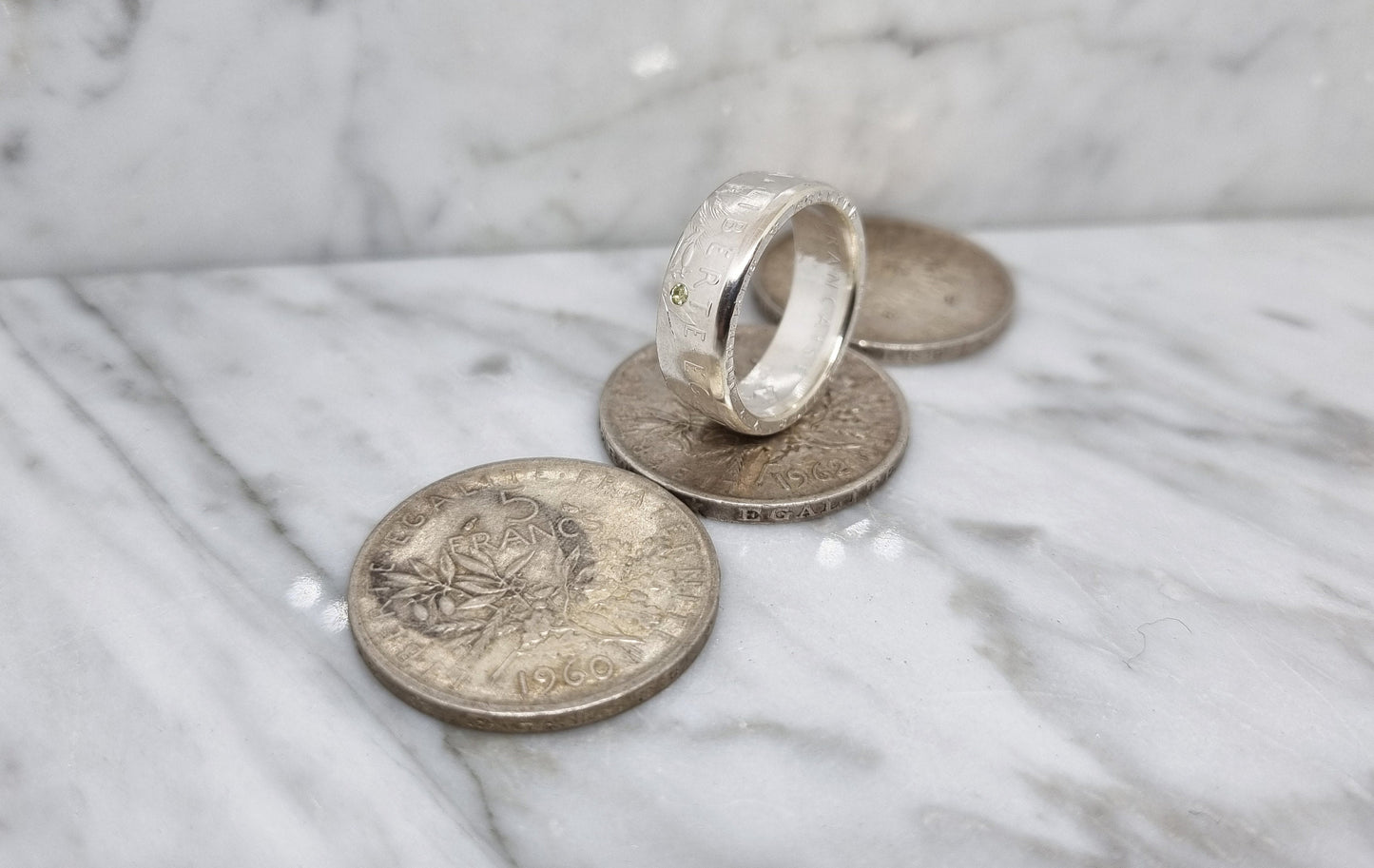 Bague pièce de monnaie 5 Francs Semeuse en argent serti d'un péridot (coin ring)