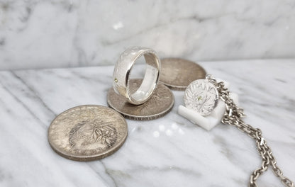 Bague pièce de monnaie 5 Francs Semeuse en argent serti d'un péridot avec son pendentif serti d'un péridot (coin ring)