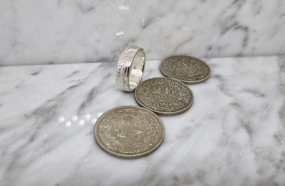 Bague pièce de monnaie 2 Francs Suisse en argent style alliance avec gravure (coin ring)