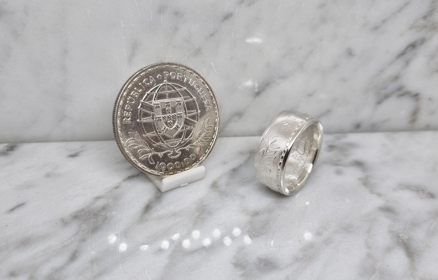 Bague pièce de monnaie 1000 Escudos " Louis de Camoes" du Portugal en argent serti d'un diamant (coin ring)